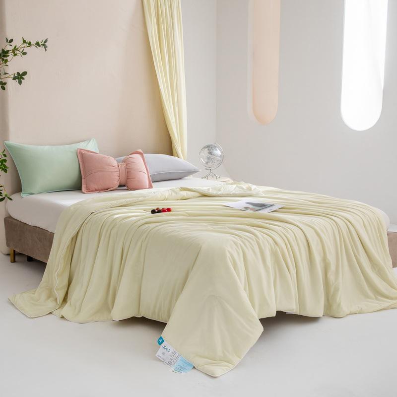Class A Ice Cream Cooling Silk Quilt: Lightweight, Machine Washable Summer Air Conditioning Blanket