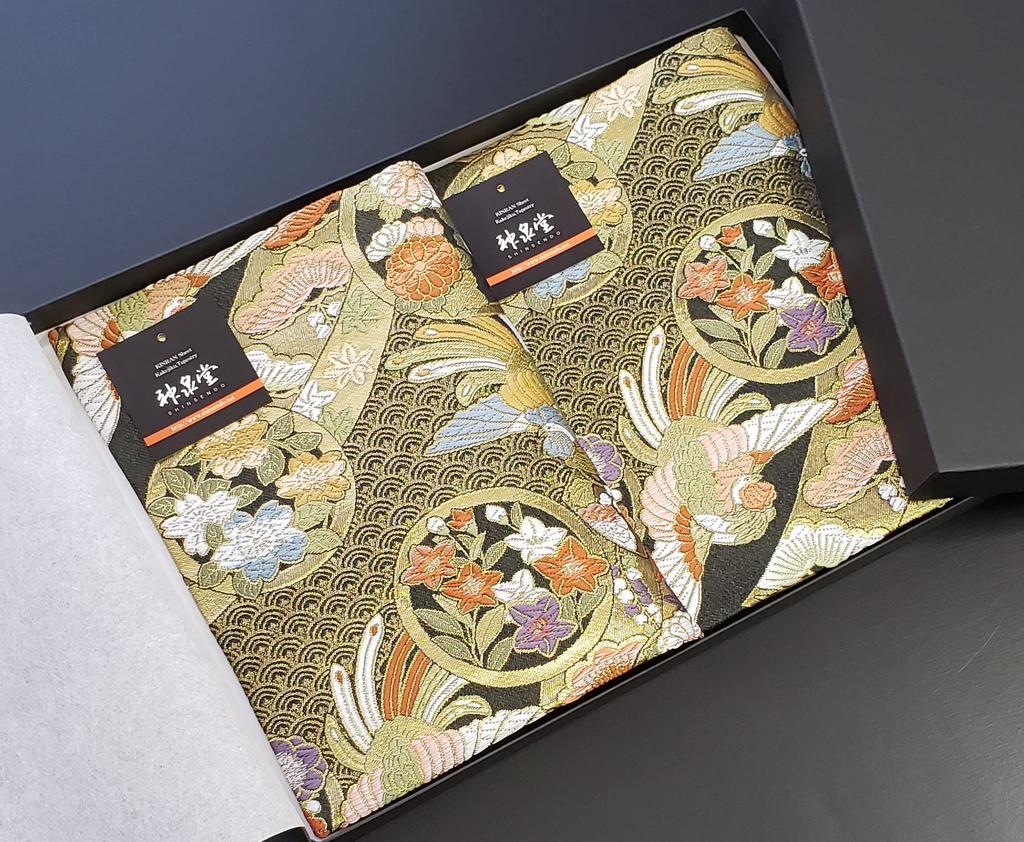 and ready to this Japanese gift for foreigners makes a great Set of two kimono and Japanese tea mats with an pattern Pre-packaged gift, gift!