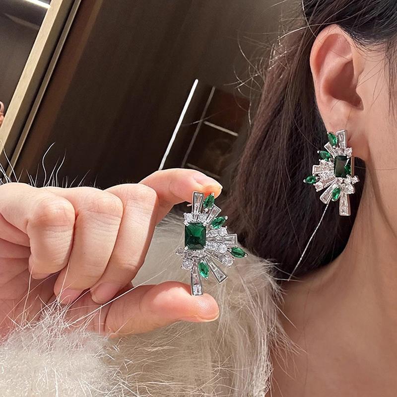 Huitan Gorgeous Geometric Design Stud Earrings with Green/White Cubic Zirconia Wedding Party Temperament Trend Zircon for Women