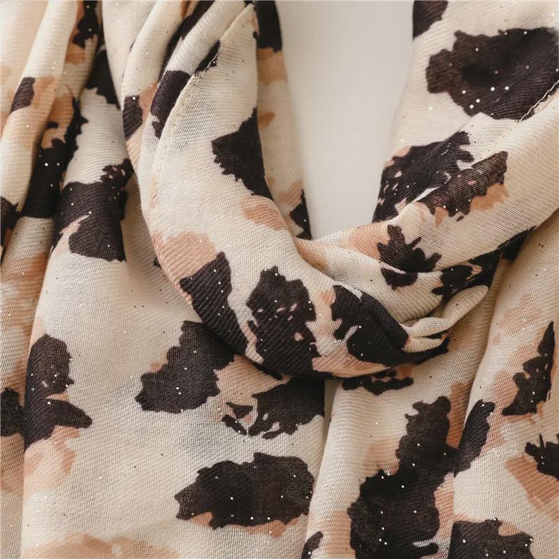 Europejski i Amerykański Szal z Bawełny i Lnu z Chwostami i Panterkowym Nadrukiem Złoconym Pyłem