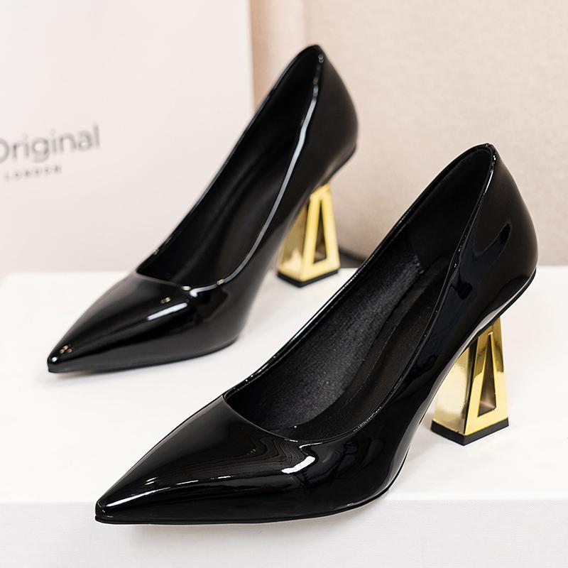 Fashion Summer New Style Sandals Women's Round Head Suede Line with Waterproof Platform Anti-slip Wear-resistant High Heels