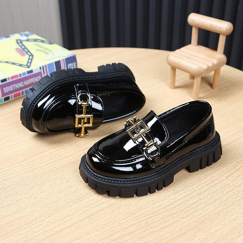 

Девочковые лакированные лоферы - Весна 2025: Черные слипоны, модная студенческая обувь 37