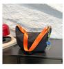 Retro casual style large capacity dumpling satchel new casual literary single shoulder messenger bag fashion