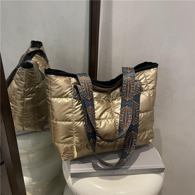 Simple and Fashionable Large-capacity Commuter Bag Women's Bag 2025 New Trend Casual Portable Shoulder Tote Bag