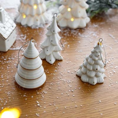 Mini julgranshänge Keramiska julgranshängande prydnader Nostalgiska miniträd för dekoration av fritidshus