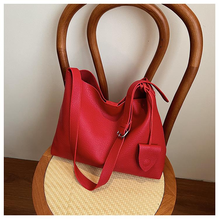 Large capacity bag women's new trendy shoulder bag fashionable women's bag high-end sense work commuter messenger bag