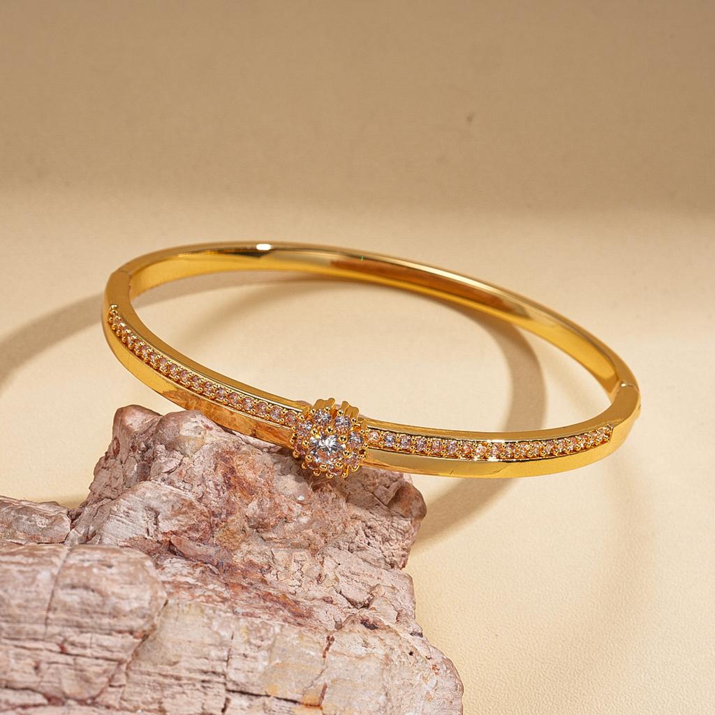 18k real gold electroplated zircon hollow geometric flower buckle bracelet environmentally friendly bracelet