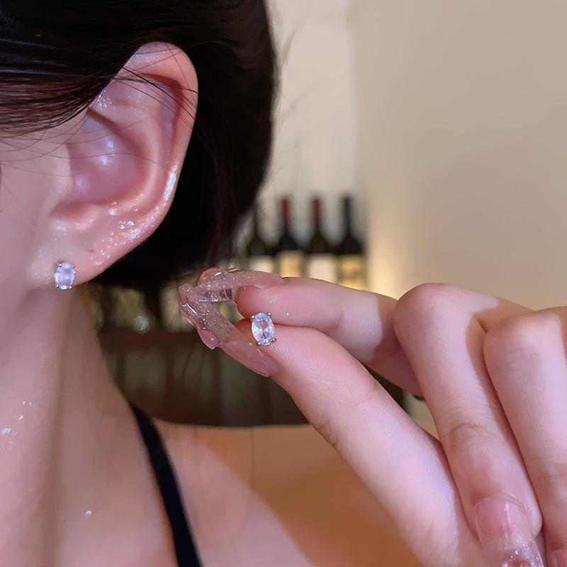 Ins Style Beautiful Small Star Zircon Stud Earrings Women's Light Luxury High-end Temperament Earrings Niche Design Ear Jewelry