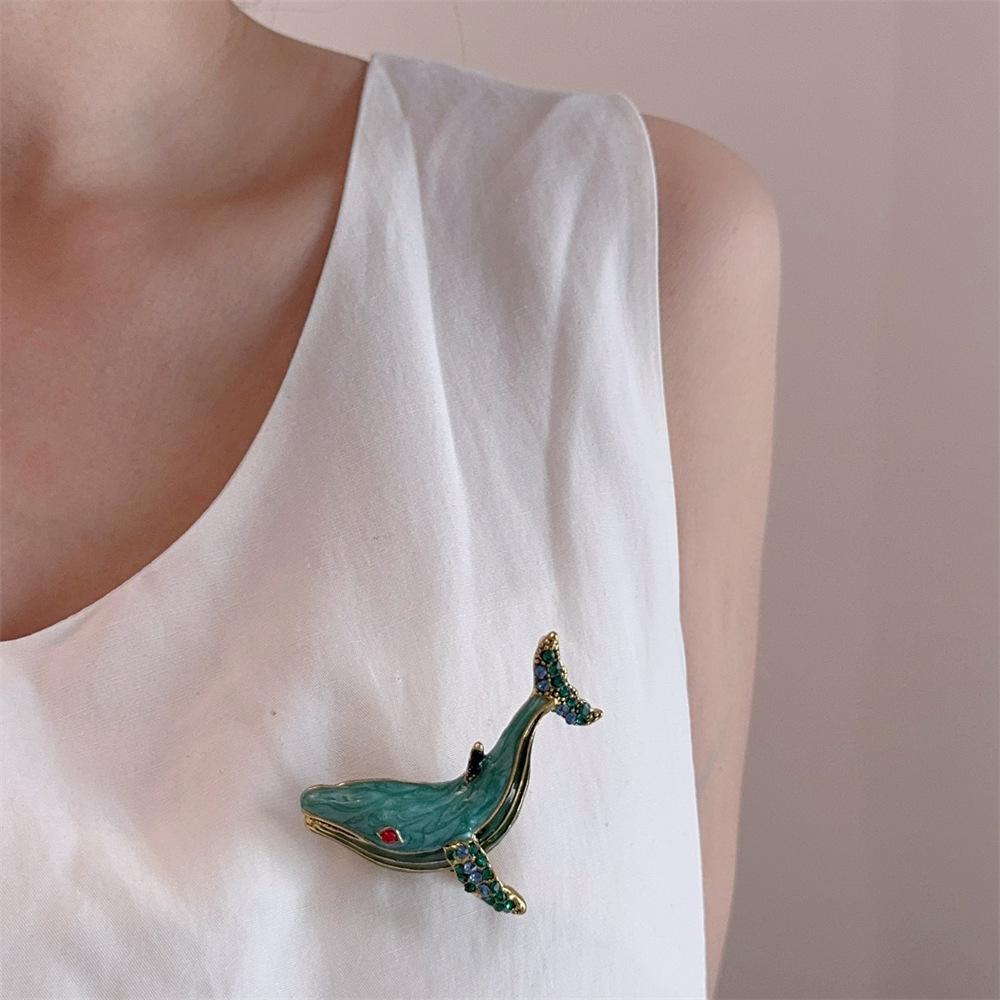 Vintage Women Men Exquisite Crystal Enamel Whale Brooches Badges Unisex Clothing Coat Sea Animal Pins