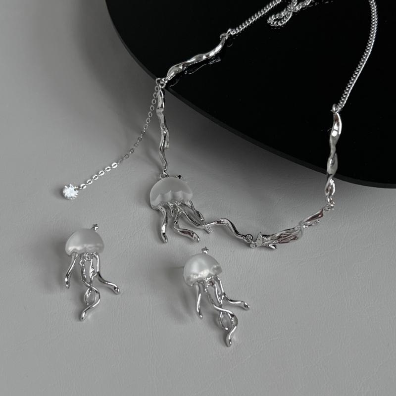 Jellyfish Shape Necklace/Earrings Delicate Decorative Jewelry Accessories Lightweight Jellyfish Pendant Necklace/Earring