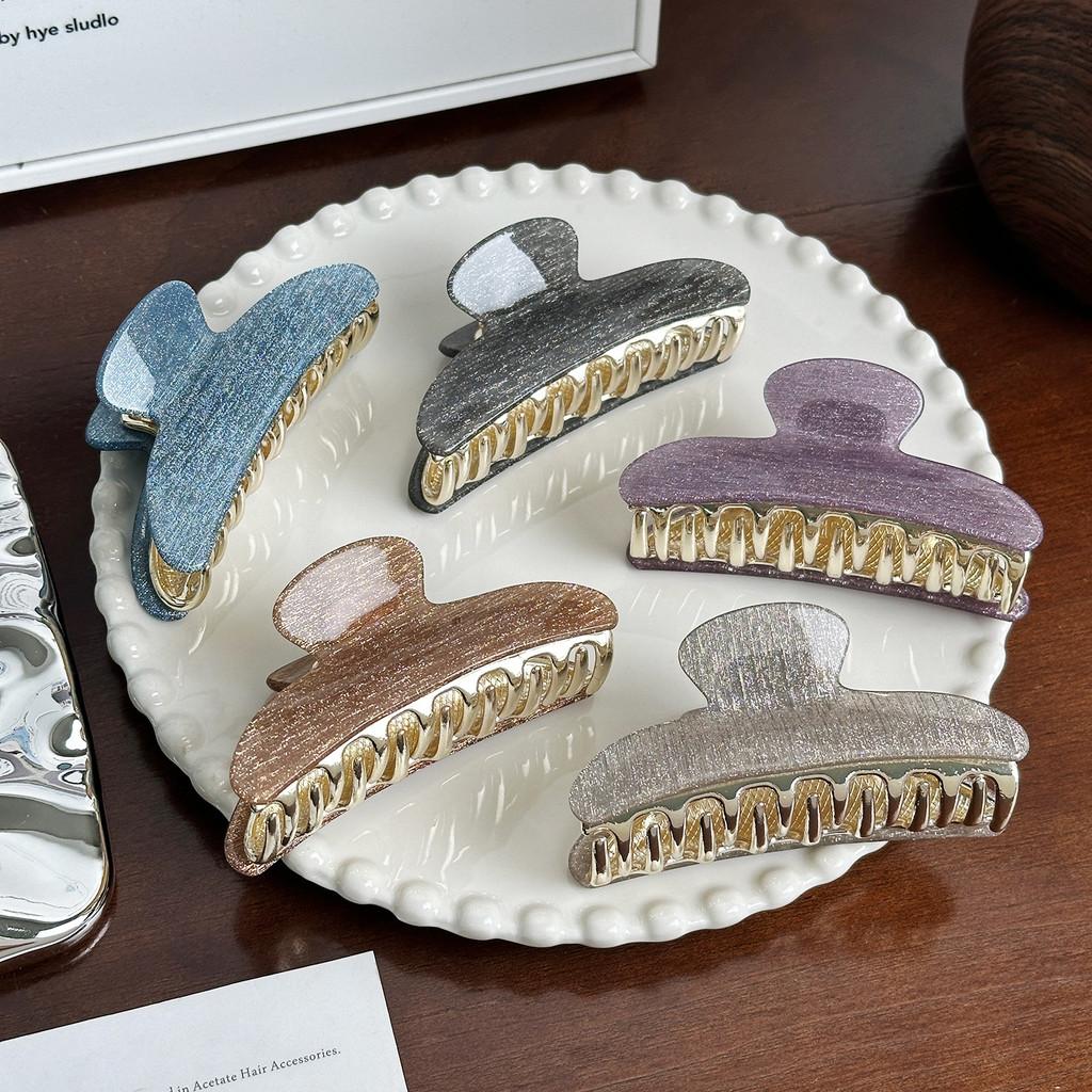 Sophisticated Acrylic Hair Claw Clip Featuring Unique Line Design For Fashionable Women