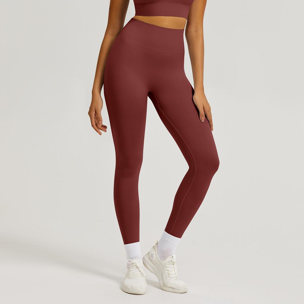 Seamless Yoga Set With Quick Dry Fabric For Women Fitness And Workout Enthusiasts