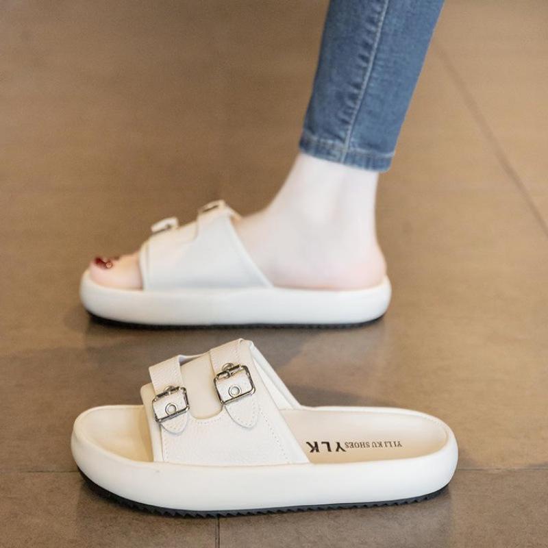 Internet celebrity cool slippers women wear 2025 new summer French platform bread beach mop casual out