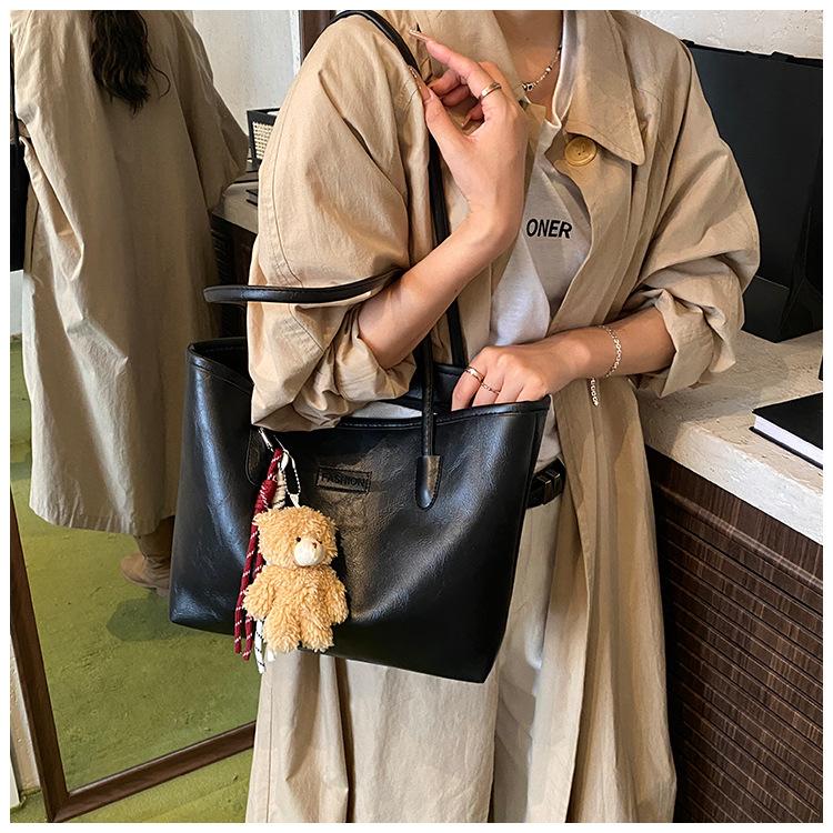 Spacious Faux Leather Tote Bag for Women Fashionable Commuter Shoulder Purse Simple Daily Large Capacity Handbag