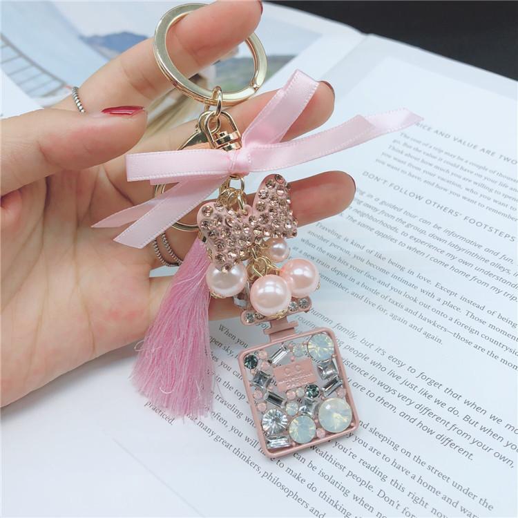 

Exquisite Crystal Keychain With Tassel Pendant Stylish Accessory For Key And Bag рожевий