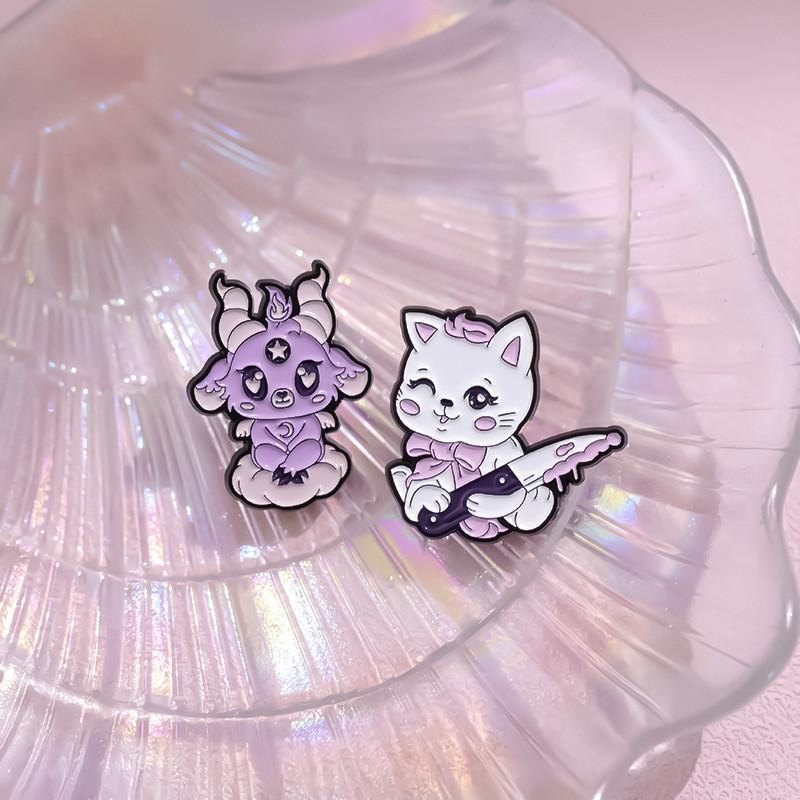 Adorable Creative Purple Cat And Bat Design Brooch Cute Animal Alloy Pin Accessory