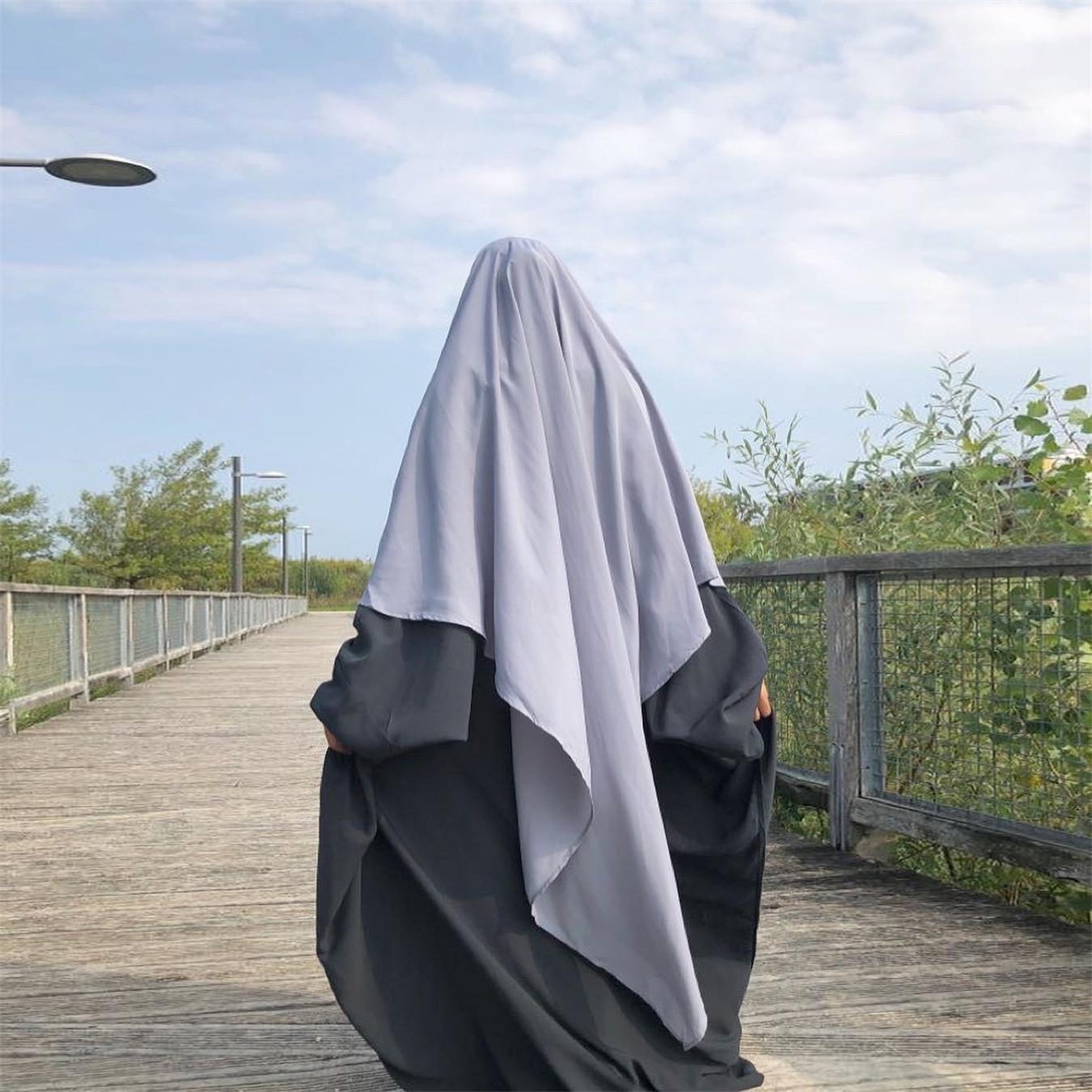 

Красочные мусульманские халаты и платки в турецком стиле для Ближнего Востока и Дубая One Size светло-серый