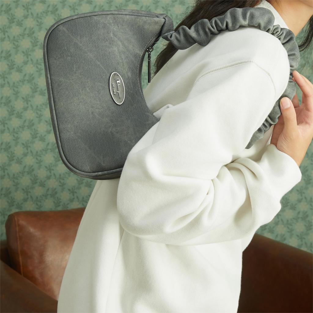 Champion Twisted Underarm Bag Script Logo Enamel Tag Pleated Hair Tie Shoulder Strap Casual Versatile Synthetic Leather Shoulder Bag Small U4AACPU14