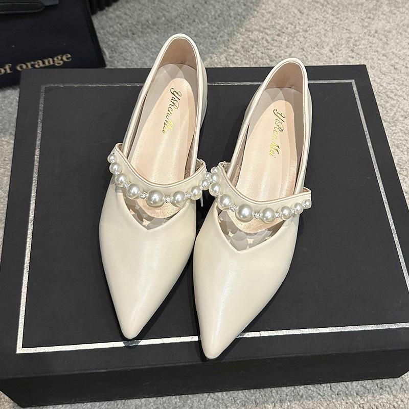 Square heel pointed Mary Jane shoes women's shoes spring 2025 new shallow mouth French pearl word with temperament single shoes