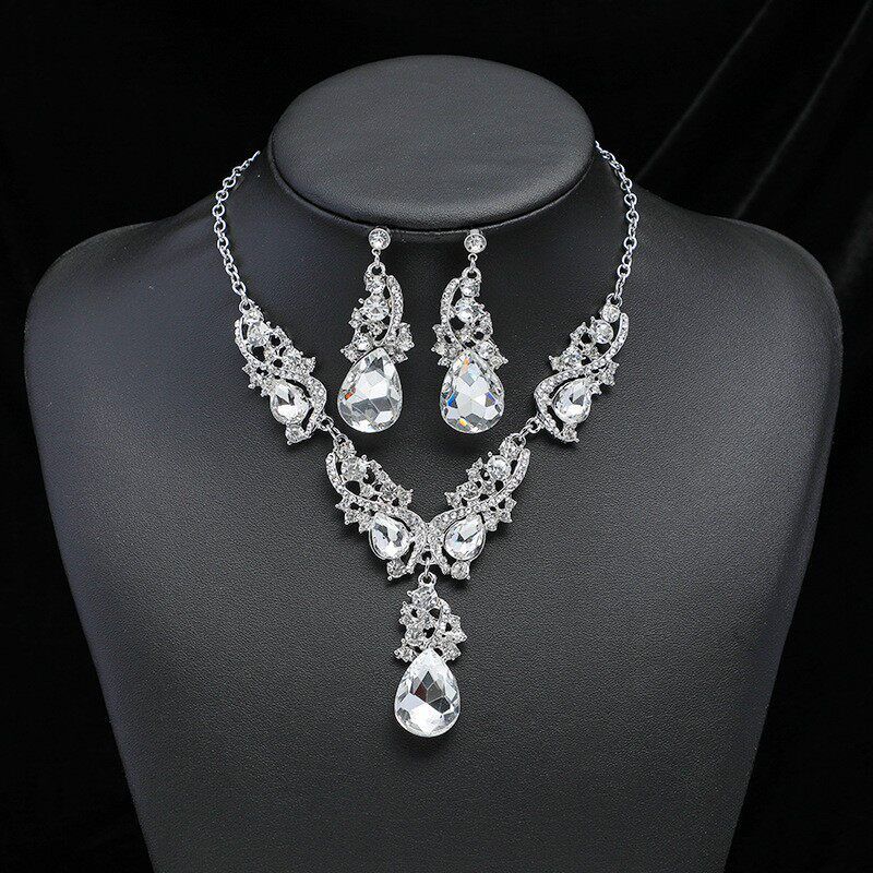 European and American Jewelry New Style Exaggerated Elegant Necklace and Earrings Two-Piece Set Retro Personality Women's Alloy Evening Jewelry