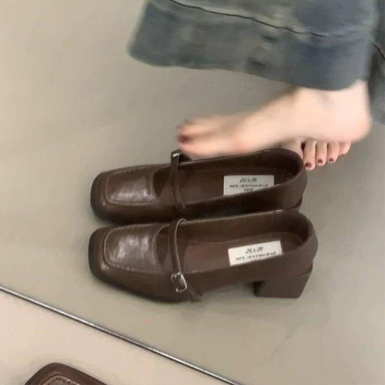 

Soft leather version! Retro thick heel small leather shoes women s head shallow mouth one-word buckle with Mary Jane shoes temperament commuter shoes 40