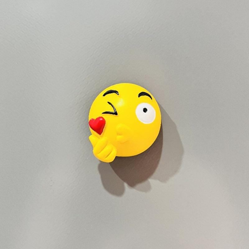 Magnet de Frigider Emojis Inimă 3D - Cadou Drăguț 'Te Iubesc' pentru Cea Mai Bună Prietenă