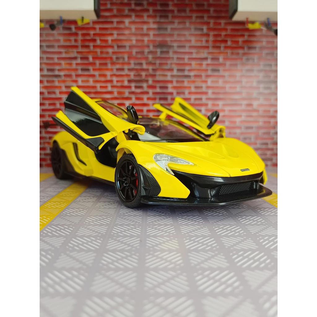 1/24 Simulation McLaren P1 Alloy Model Car Doors and Hood Can Be Opened Has Sound and Lighting Functions Rich In Details
