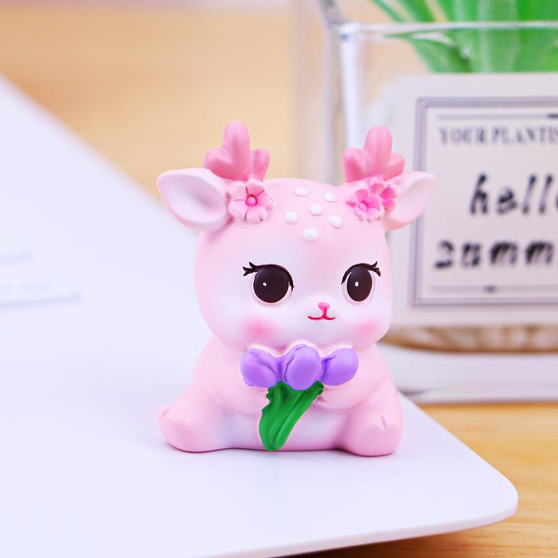 Deer YoYo Desktop Ornament: Small Deer Decoration for Office Workstation or Car Interior