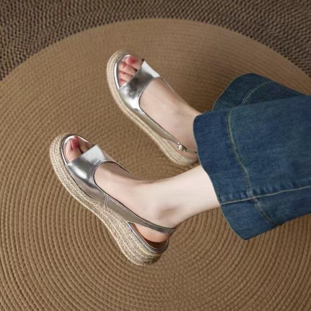Women's Slope Heel Sandals Summer European & American Style Fishmouth Straw Back Buckle Thick Sole Casual Resort Beach Shoes