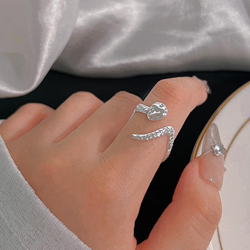 Sterling Silver Floral Ring for Women - High-End Open Joint Design for Autumn/Winter