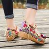 Damen Neue Ethnische Style Flache Sohle Stoffschuhe Weiche Sohle Rutschfest Runde Spitze Knöchelriemen Leicht Schnur Perlen Nude Schuhe