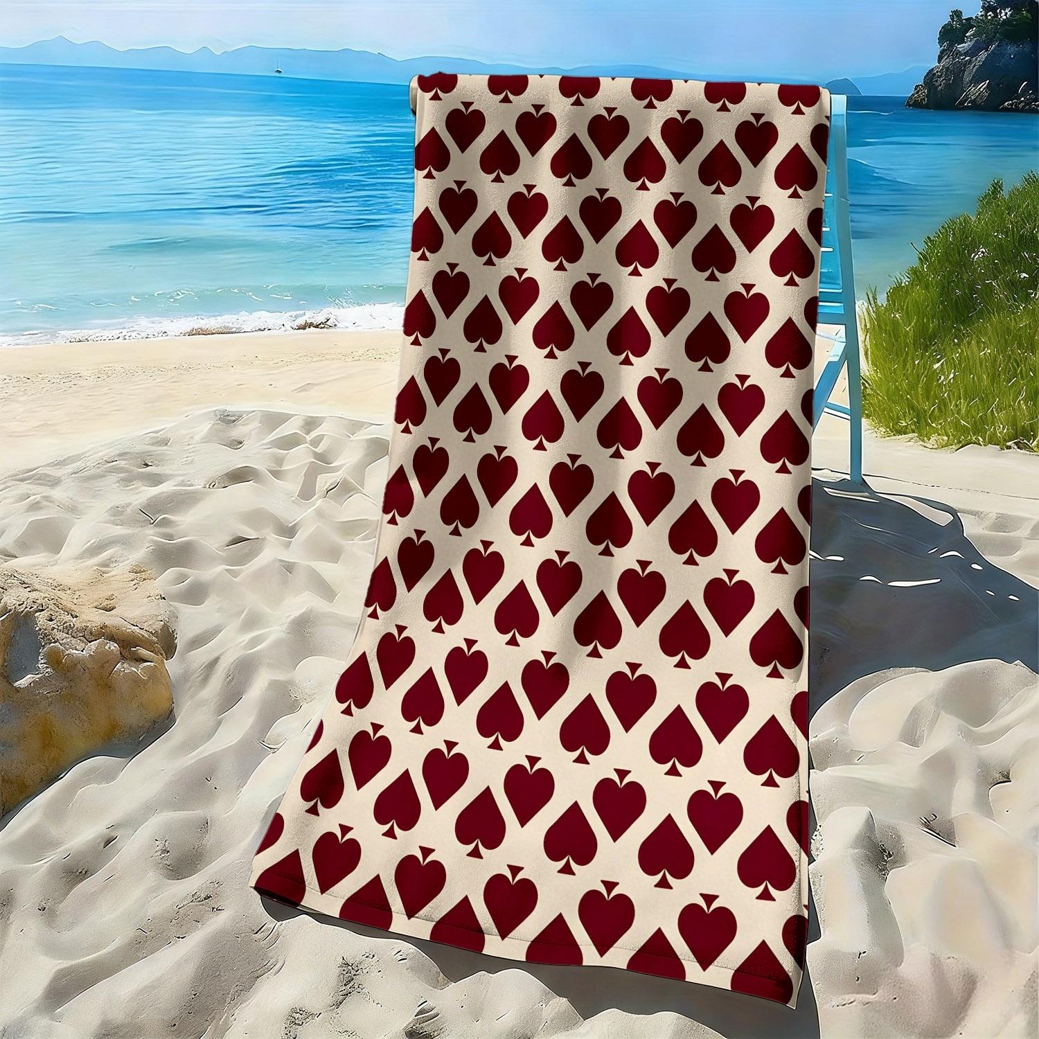 

Retro-style red heart pattern print polyester microfiber beach towel is highly absorbent suitable for swimming and beach outings W40*H60(CM)
