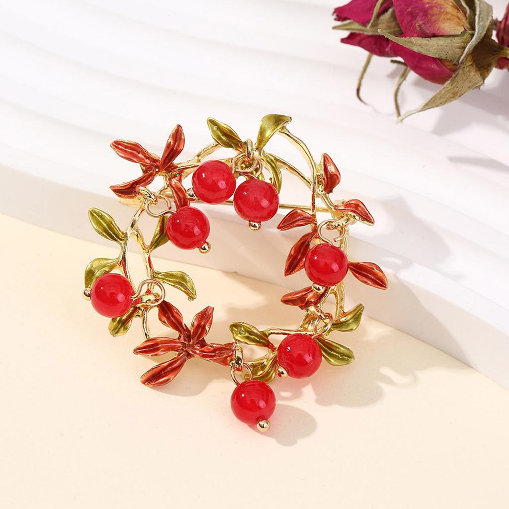 Lightweight Alloy Cranberry Brooch Fashion Accessory Pin For Everyday Wear And Stylish Occasions With Lasting Shine