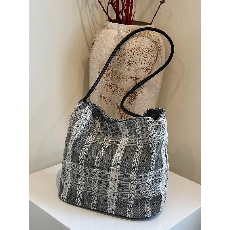 

Модная портативная сумка-тоут большой вместимости, новая нейлоновая ткань с бантом и шелковым платком, сумка подмышку в горошек, женский тренд without silk scarf чёрный