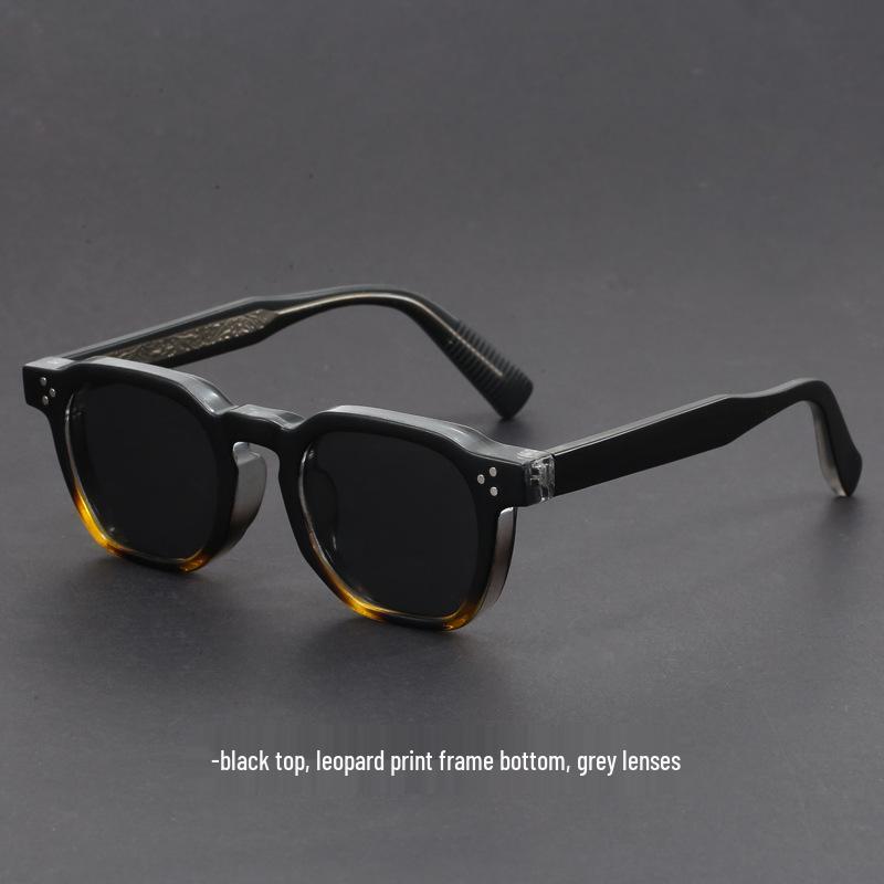 

Stylish High-End Sunglasses with Sun Protection for Men & Women