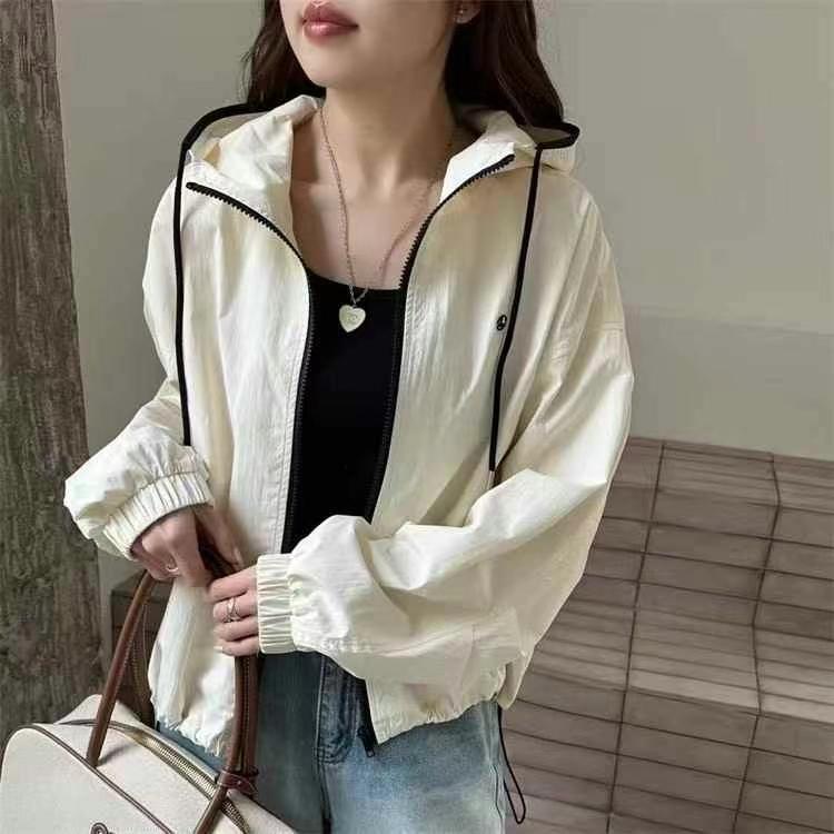 Women's Spring 2025 Petite Hooded Windbreaker - Comfortable, Versatile, Casual Jacket