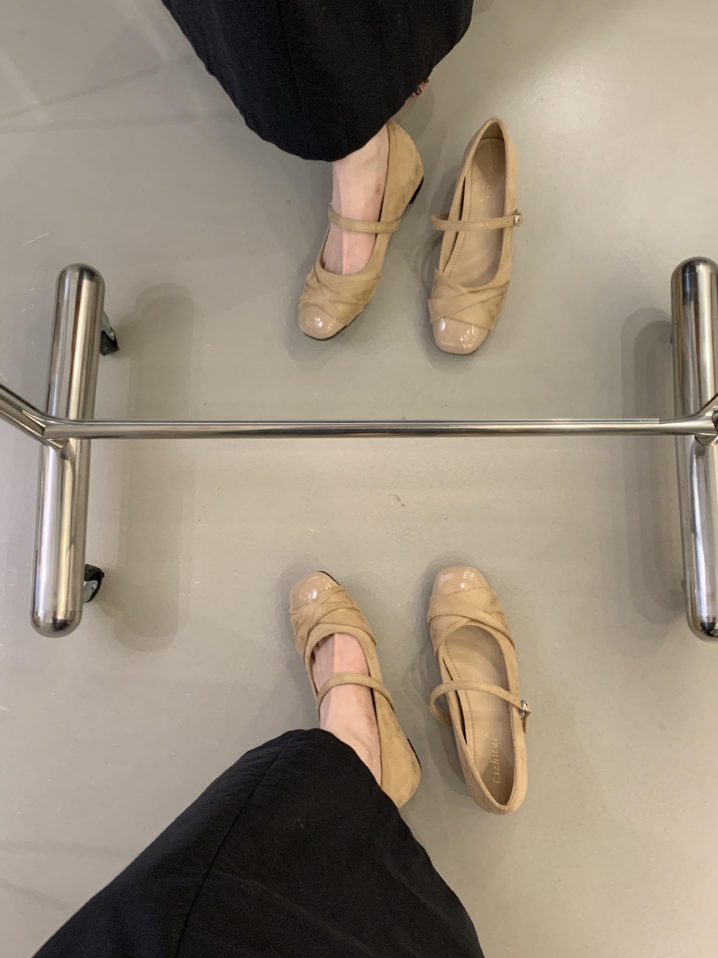 

Beautiful with skirt, inner height increase, French style is super good with retro temperament, late evening breeze Mary Jane single shoes 39 абрикосовий