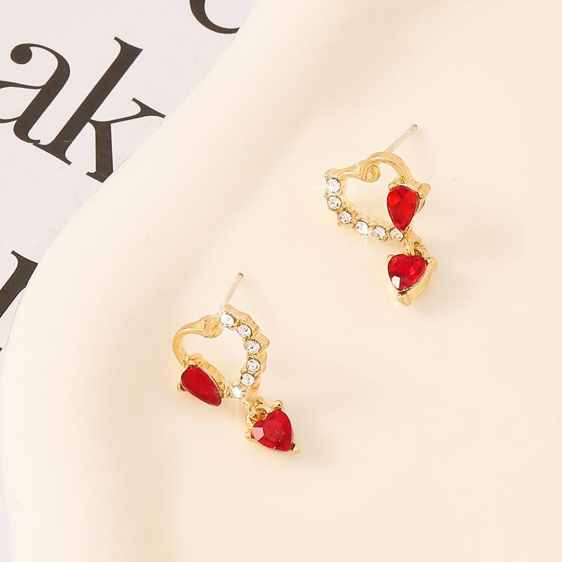 Silver Needle Retro Red Heart Earrings Elegant Crystal Earrings Versatile Petite High-end Sweet