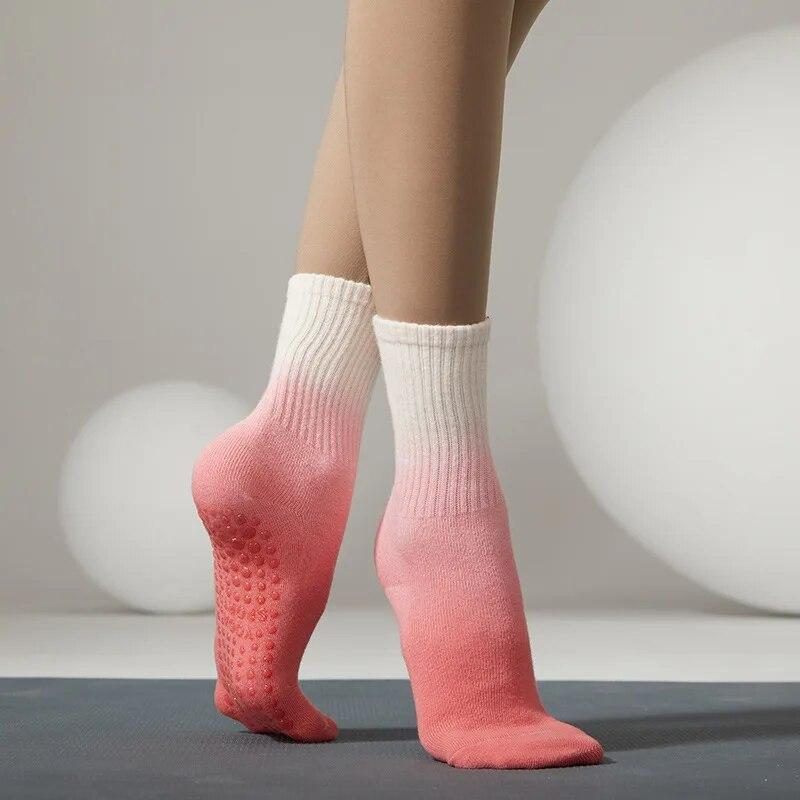 New Cotton Breathable Sweat-absorbing Gradient Color Stocking Non-slip Yoga Socks Mid-tube Dance Ballet Pilates Socks Women
