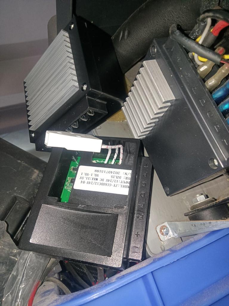 LC25B Kompresorový invertor do auta pro chladničku DC12/24V