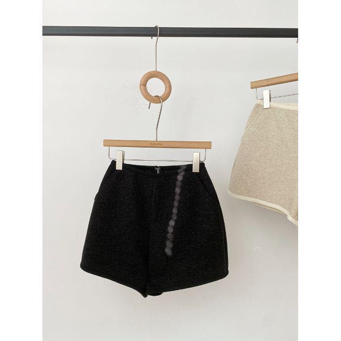 Women's 2025 Winter Korean Solid High-Waisted Slimming Wool Shorts