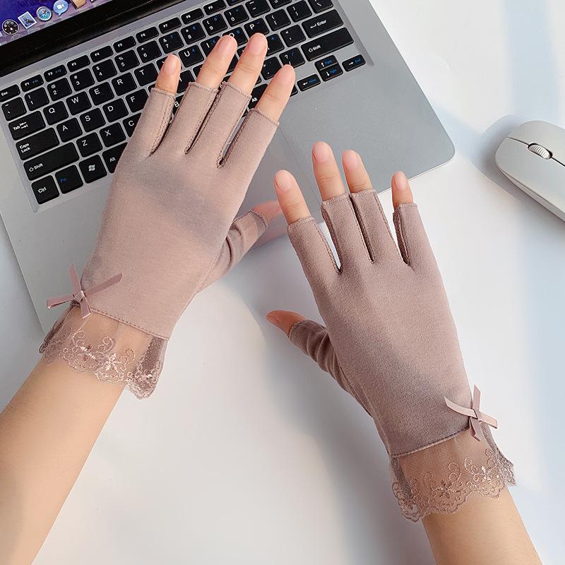 Women’s Lace UV Protection Gloves, Breathable Stretch Cotton Gloves, Anti-Slip Half Finger Gloves for Driving Riding Outdoor