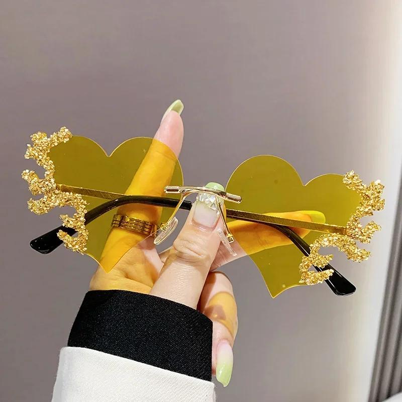 Fashion Heart Shaped Sunglasses Luxury Diamond Funny Personality Rimless Sun Glasses Halloween Party Christmas Decoration
