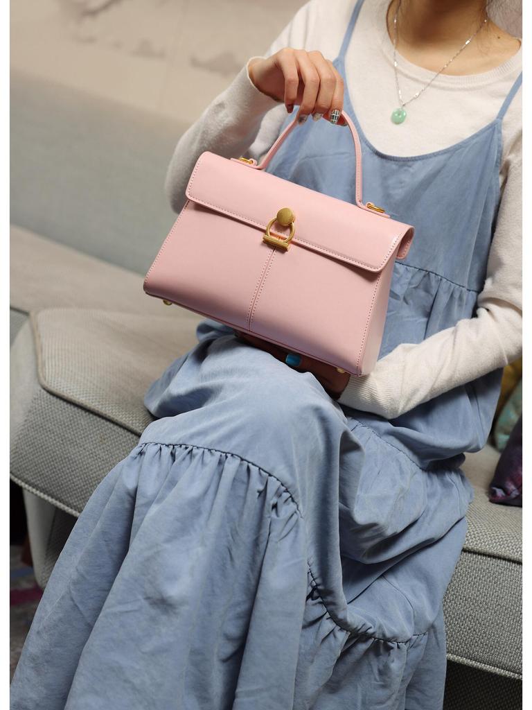 2025 Spring/Summer Women's Retro High-End Fashion Tote: Niche Design Handbag, Shoulder & Crossbody Bag.