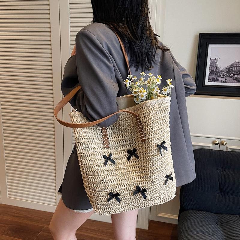 Yogodlns Summer Beach Large Capacity Tote Bag Women Shoulder Bag Handmade Woven Top-Handle Bags Raffia Boho Women Bag