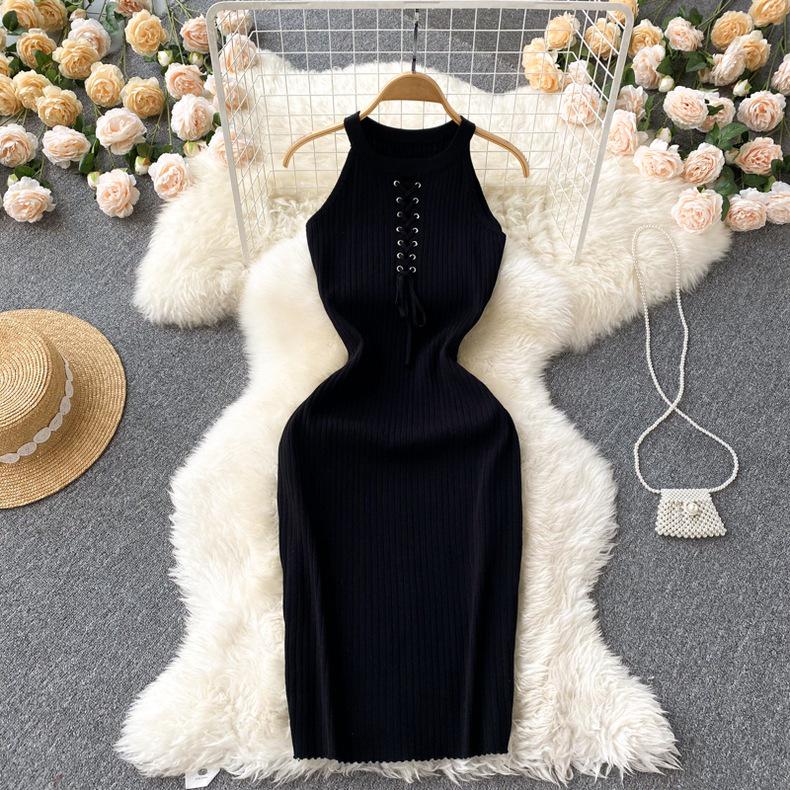 Elegantes ärmelloses Damen-Strickkleid mit Rundhalsausschnitt 6186 - Schlanke Passform, Bindegürtel, Hüftbetonendes Design für den Weg zur Arbeit