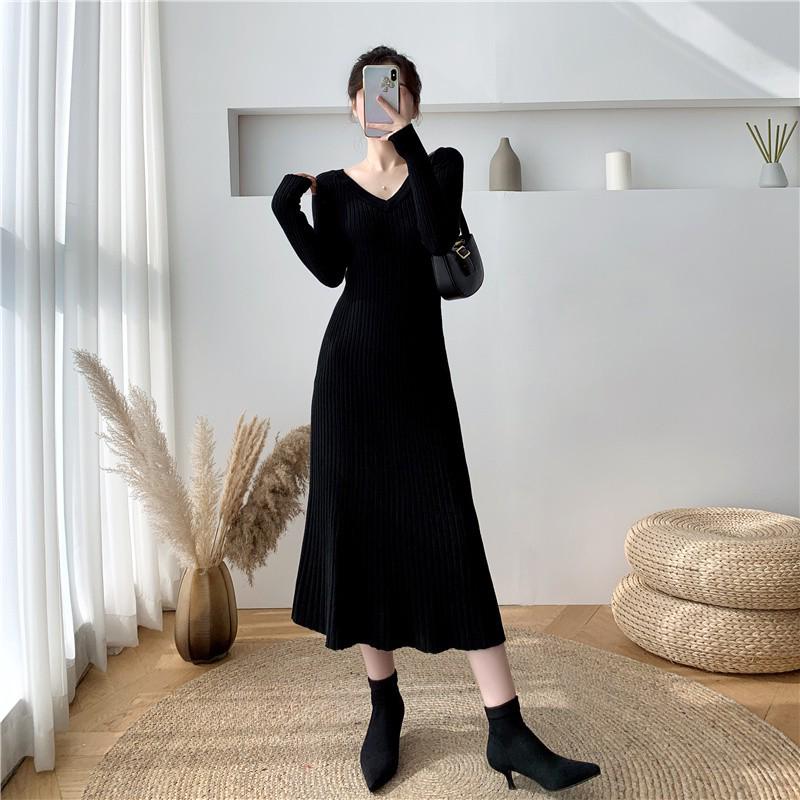 Versatile V-Neck Knitted Knee-Length Slim Dress for Women - Autumn & Winter Collection.
