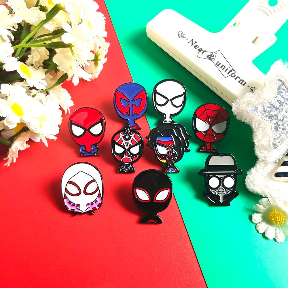Spider-Man Avatar Brooch: Marvel Cartoon Character Alloy Pin
