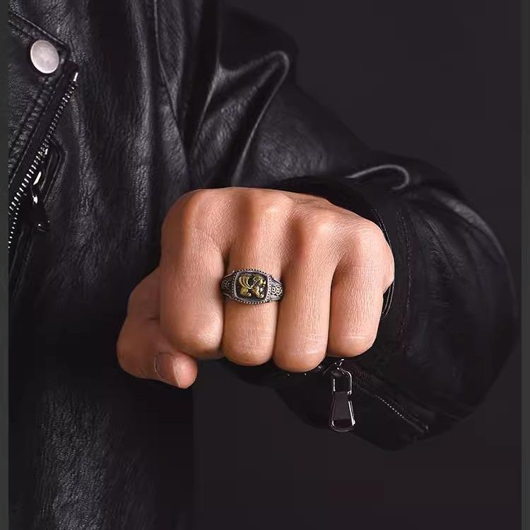 Men's Retro Sterling Silver Pixiu Middle Finger Ring - Perfect for Matching Outfits