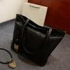 PU Leather Shoulder Bag Metallic Alligator Pattern Handbag for Easy Organization